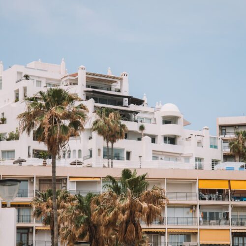 difference between flat and apartment